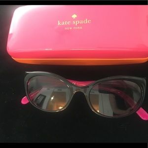 Kate Spade “Phyllis” Sunglasses + case